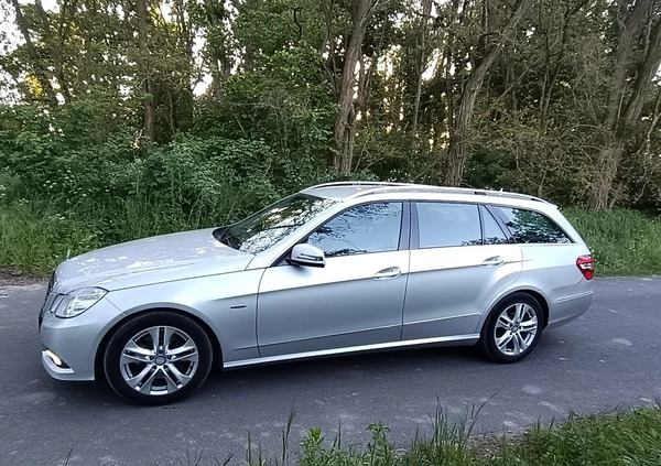 Mercedes-Benz Klasa E cena 42000 przebieg: 293000, rok produkcji 2009 z Chojna małe 106